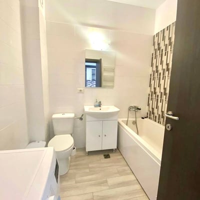 Alquiler de un acogedor apartamento de 1 habitación con cocina independiente y balcón, Chiajna, Bucarest, Rumanía